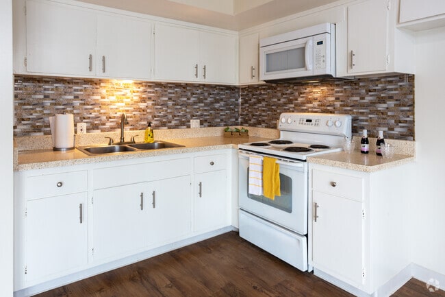 Newton Towers, Torrance, CA 90505 - photo 5