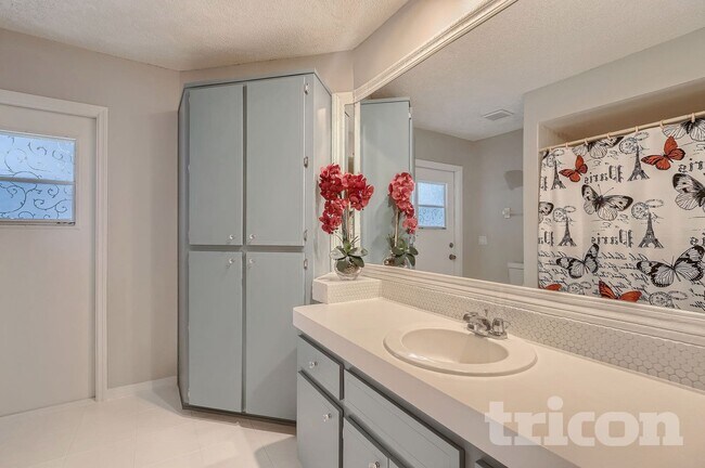 1093 Dunlap Ave, Spring Hill, FL 34609 - photo 7