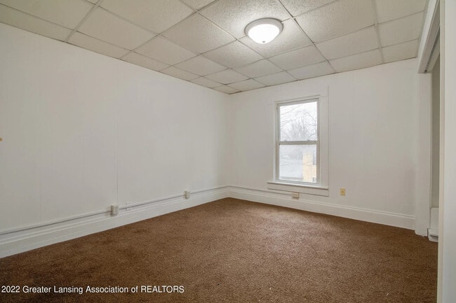 132 S Main St unit Upper, Olivet, MI 49076 - photo 6