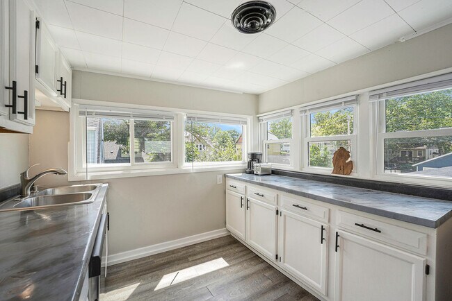 149 Valley Ave NW unit ID1346766P, Grand Rapids, MI 49504 - photo 5