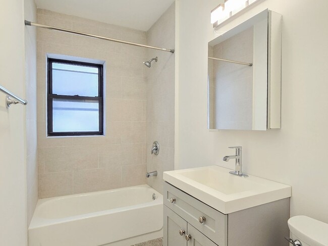 531 W Briar Place unit 3I, Chicago, IL 60657 - photo 3