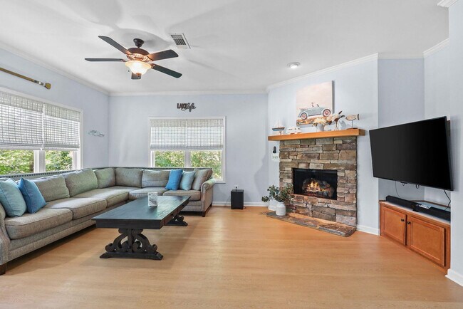 204 Lake Breeze Ln unit ID1302827P, Westminster, SC 29693 - photo 5