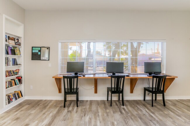 Somerset Commons Apartments, Las Vegas, NV 89104 - photo 6