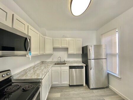 817 Anaheim St unit 3, Pittsburgh, PA 15219 - photo 4