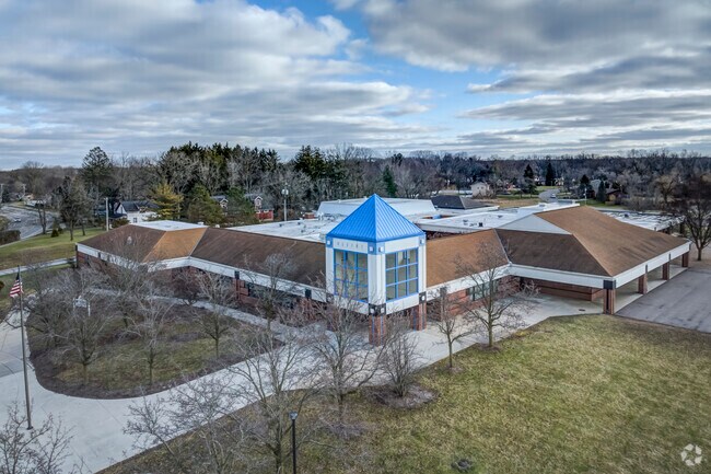 Murphy Elementary School, Campus Overview