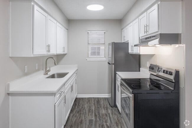 1BR, 1BA - 650SF - Kitchen