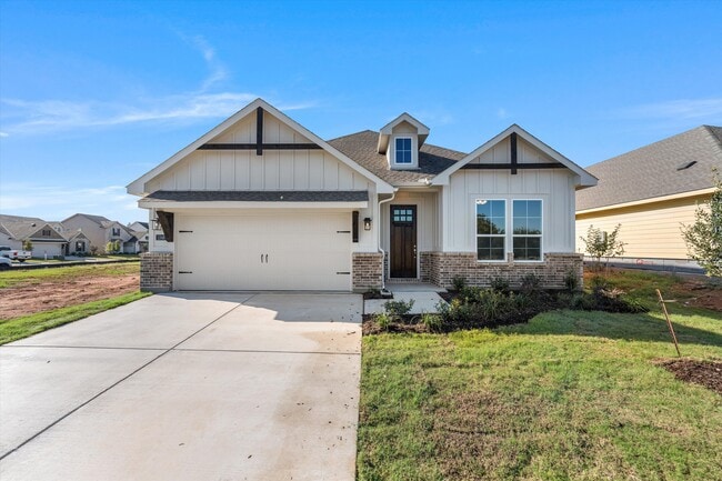 1248 Sabine River Ln, Springtown, TX 76082 - photo 2