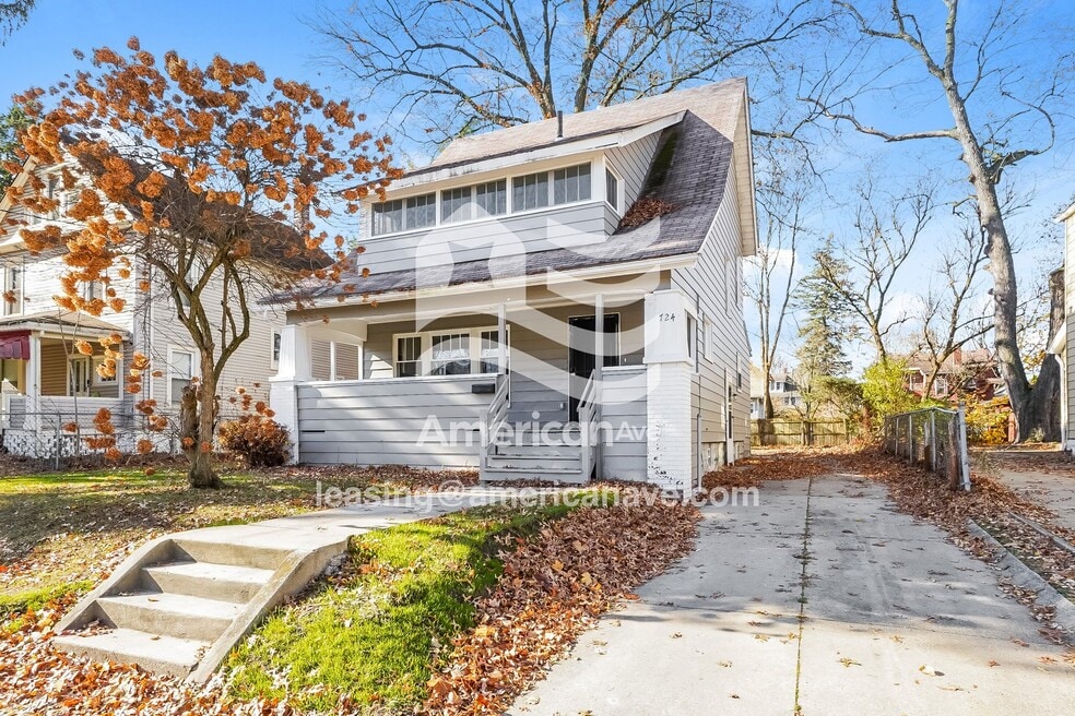 724 Carlysle St, Akron, OH 44310 - photo 1