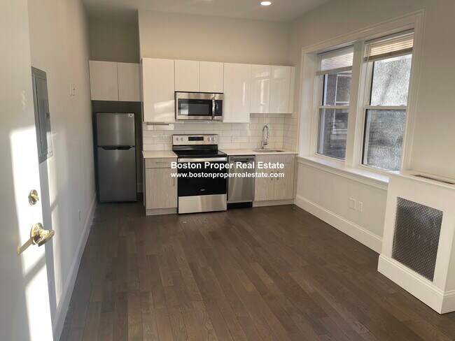 124 Peterborough St unit 3, Boston, MA 02215 - photo 4