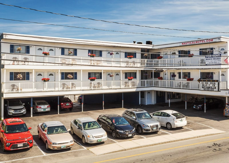 147 Ashworth Ave, Hampton, NH 03842 - photo 1