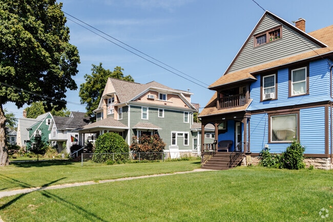 Congress Field features a mix of residential home styles priced between $100K and $250K.