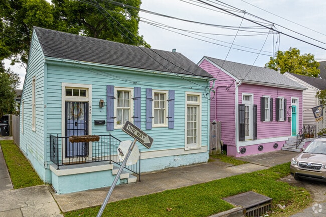 Raised Creole Cottages are often historical homes in East Carrollton.