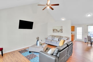 1216 Eagle Ridge Dr, Charlotte, NC 28214