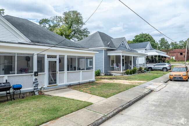 In East Macon, a renovated home preserves its historic roots while offering fresh updates.