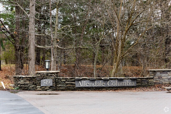 Allendale Columbia School is a diverse, independent, co-ed school for students up to 12th grade.