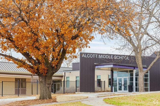 Alcott Middle School provides education in the neighborhood of Southwest Norman.