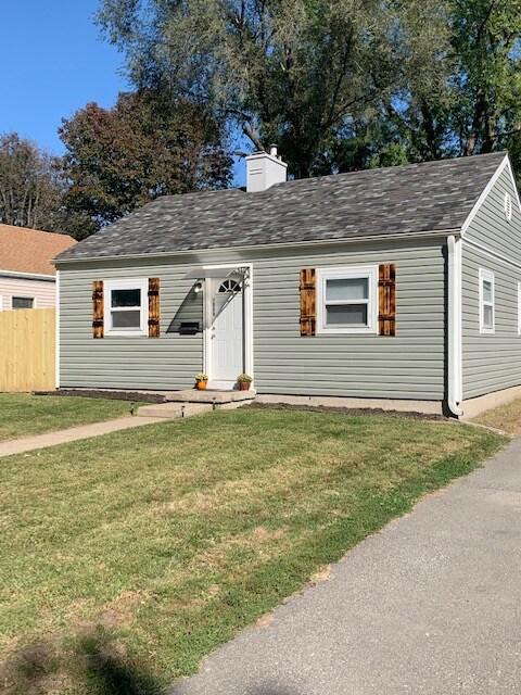 1909 S 22nd St, Saint Joseph, MO 64507