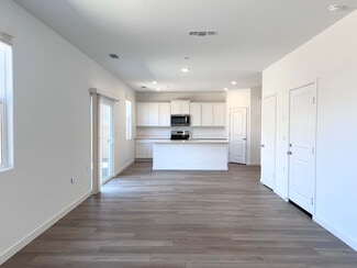 1824 Union Ave, Tulare, CA 93274