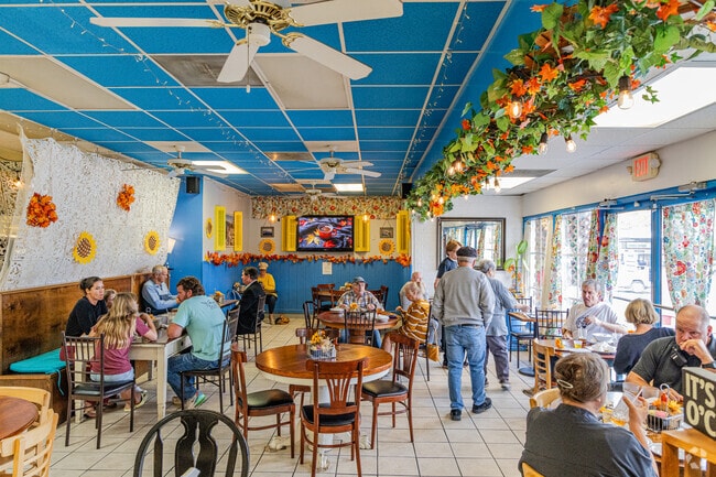 Mechanicsville residents pack Bell Greek every day at lunch for its authentically made meals.