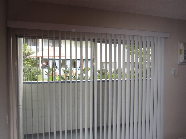 Harvard Apartments, Sherman Oaks, CA 91423 - photo 7