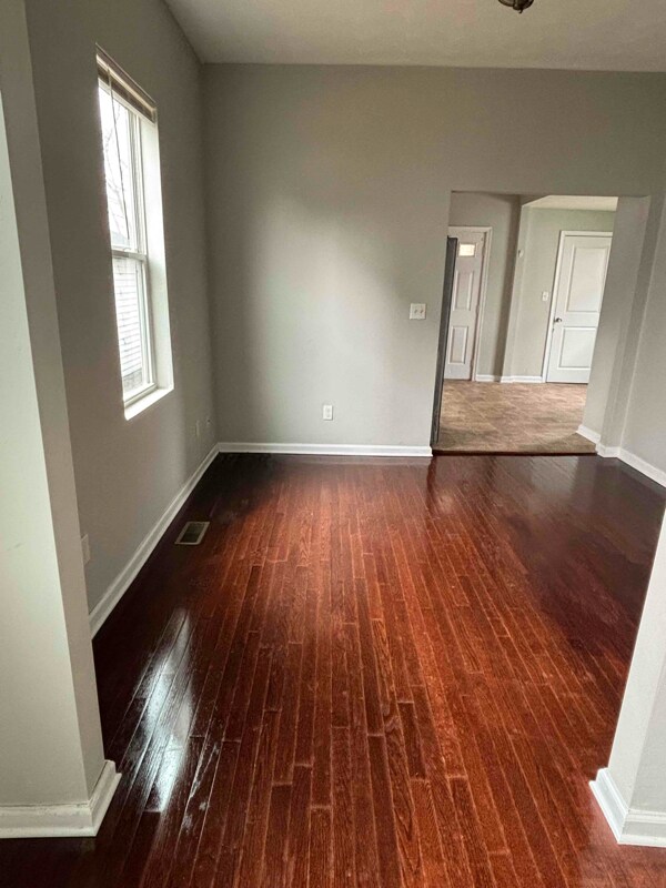 329 S Main St, Norfolk, VA 23523 - photo 6