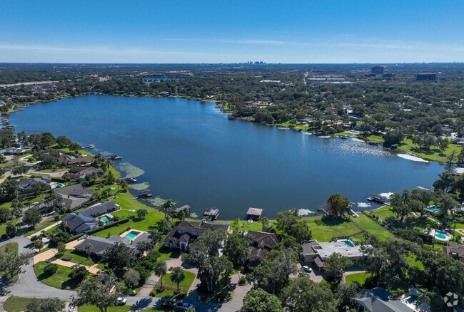 Altamonte Springs has waterfront homes on Spring Lake.