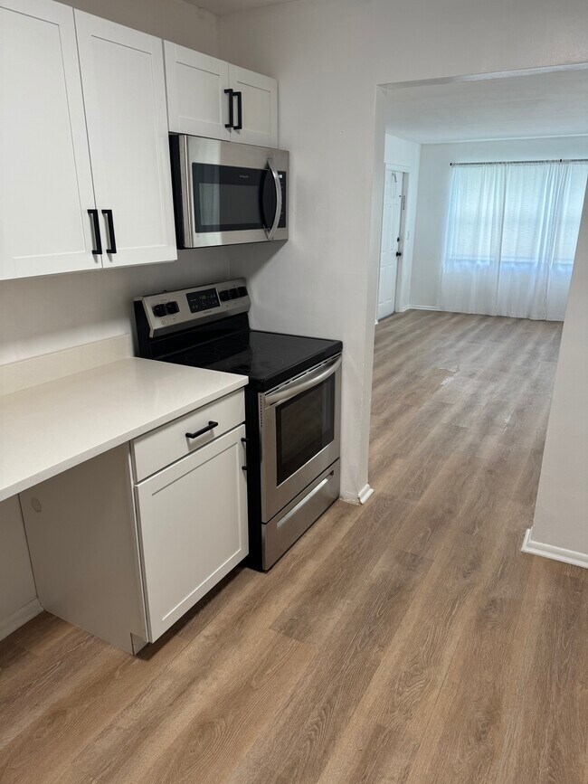 171 S Broadway unit 2, Lantana, FL 33462 - photo 6