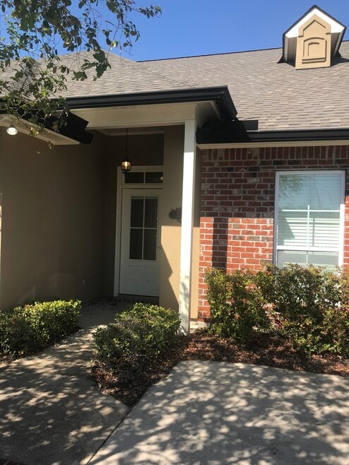 37150 Woodgate Ave, Prairieville, LA 70769 - photo 1