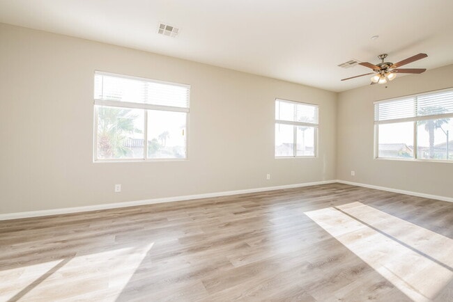 7204 Amber Cascade Ct, Las Vegas, NV 89149 - photo 4