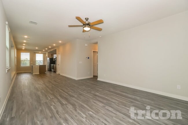 605 Raglands Rd, Leander, TX 78641 - photo 2