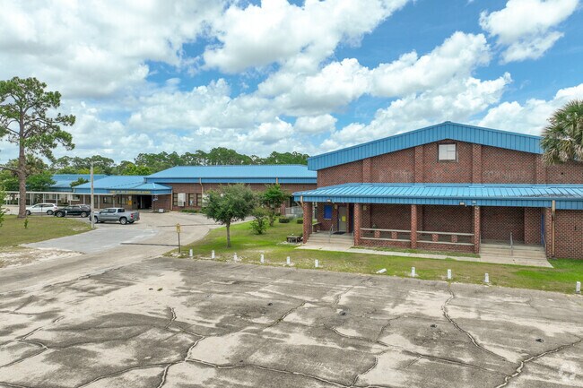 Port St. Joe Elementary School has 512 students in grades PK, K-6 with a student-teacher ratio of 14 to 1.