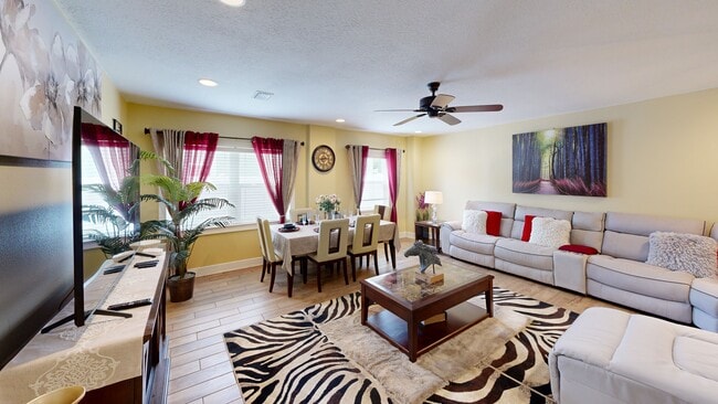 2526 Lake Ellen Ln, Tampa, FL 33618 - photo 2