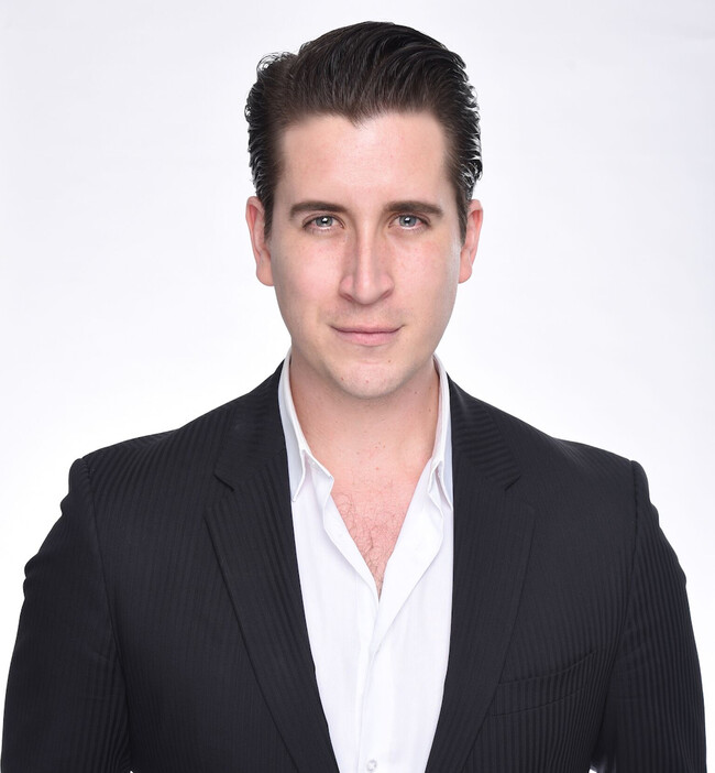 Agent Photo