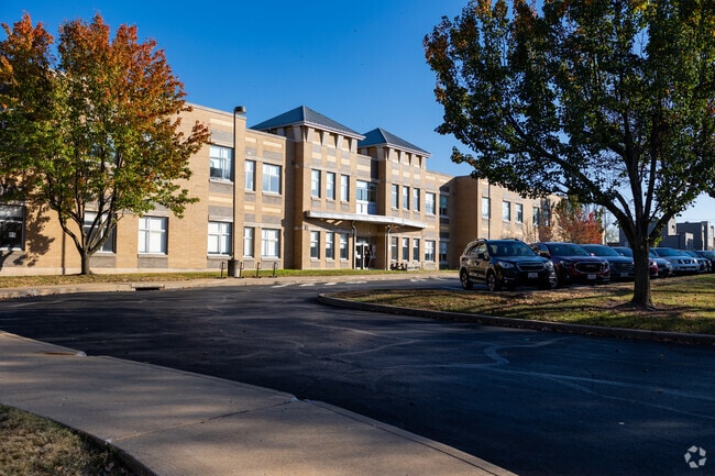 Hodgen Tech Academy is a public school serving grades Kindergarten through 6th.