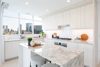 212 W Wayman St, Chicago, IL 60661