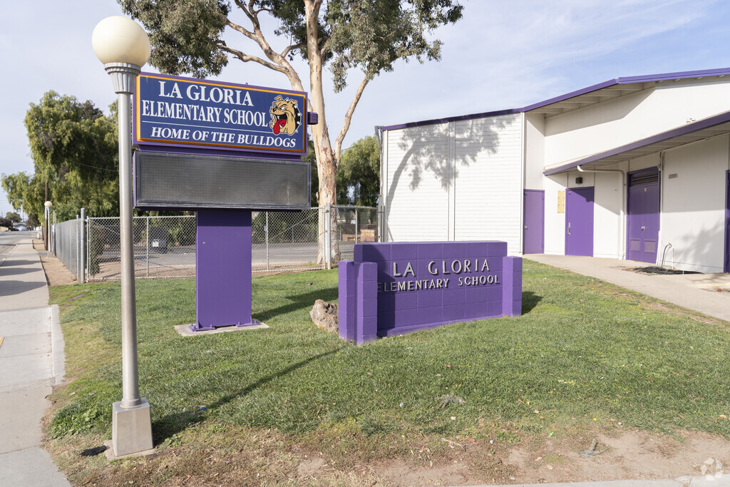 The signage of La Gloria Elementary School in Gonzales, California.