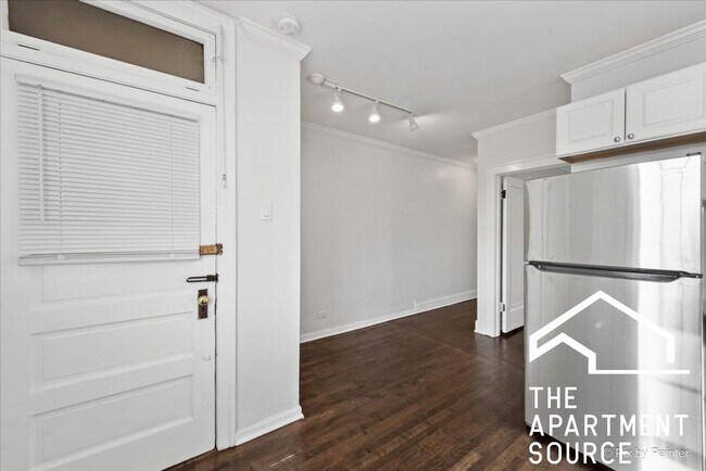 5430 N Campbell Ave unit 3N, Chicago, IL 60625 - photo 4