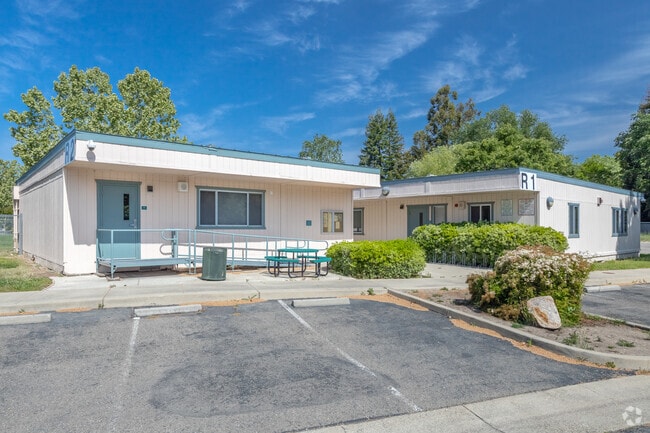 Victory High School Portable Exterior Classrooms (2)