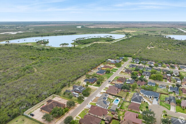 A shot of how close homes are to the lake.