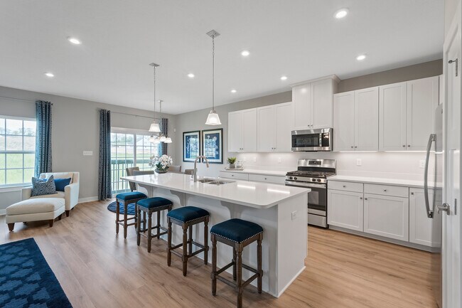 390 Dana Dr unit 36142254, Eighty Four, PA 15330 - photo 2