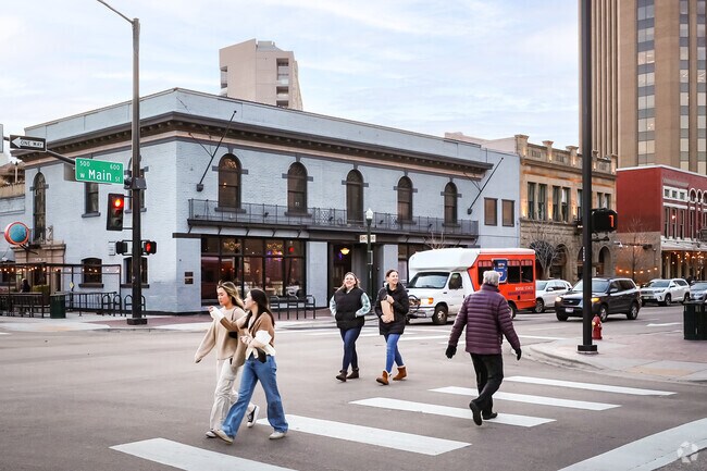 Find a variety of shops, eateries, and bars in nearby downtown Boise.