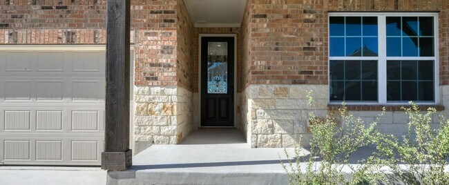 141 Beveridge Rd, Seguin, TX 78155 - photo 2