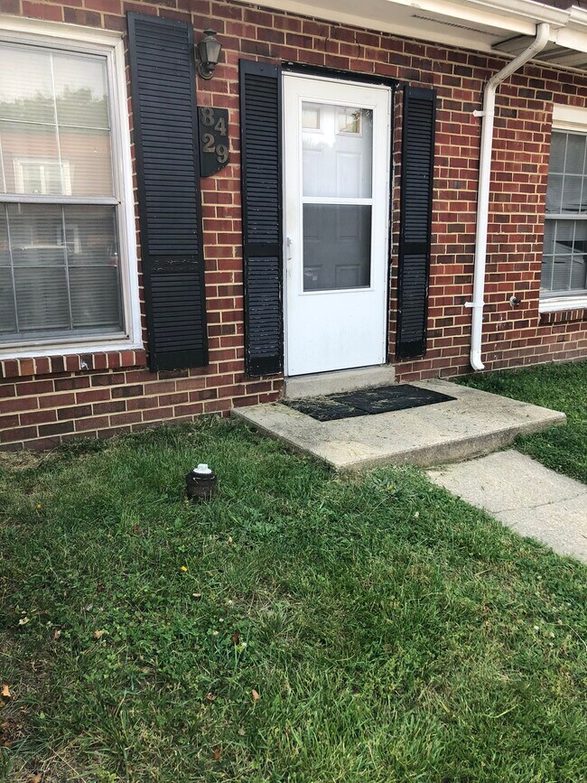 8429 Pioneer Dr, Severn, MD 21144