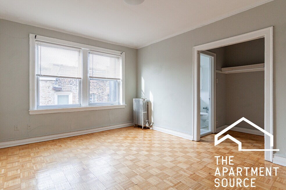 717 W Belmont Ave unit 109, Chicago, IL 60657 - photo 1