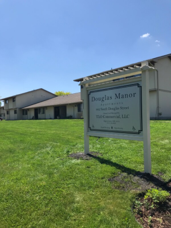 902 S Douglas St Unit 103, Lamberton, MN 56152