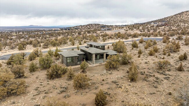 17174 SW Prospect Ct, Powell Butte, OR 97753 - photo 4