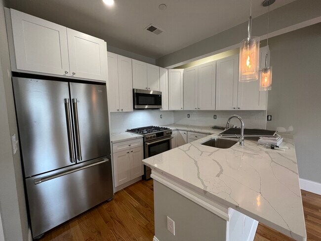 69 Pearl St unit 2, Somerville, MA 02145 - photo 2