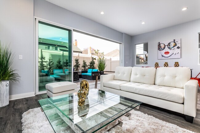 577 Daniel Freeman Cir, Inglewood, CA 90301 - photo 6