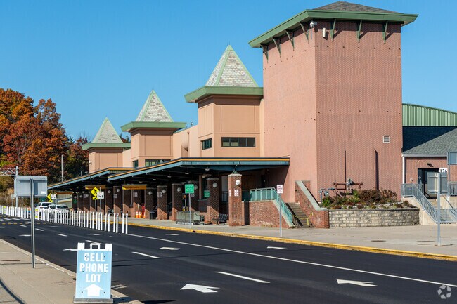 New York Stewart International Airport offers residents a nearby gateway to the world.