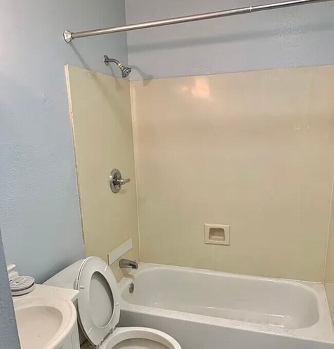 811 Vouray Dr, Kenner, LA 70065 - photo 4